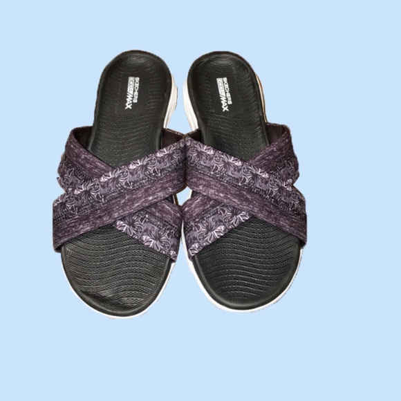 Skechers Shoes | Skechers Goga Mat Black Slip On Sandals Size 8 | Poshmark